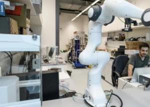 顯揚(yáng)科技亮相央視直播間