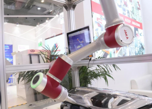 顯揚(yáng)科技亮相央視直播間